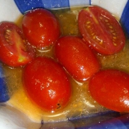 私のお気に入りです！！
友達がお庭で沢山プチトマトを
作ってるので
頂いた時には
必ず作ってます(*^▽^*)